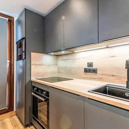 Apartment Le Pramecou - Val Claret-8 By Interhome *